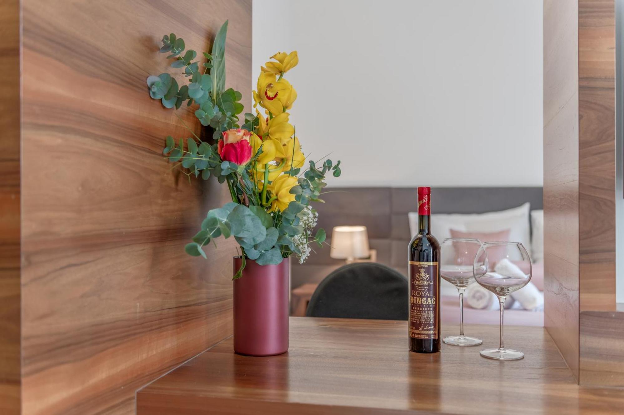 Starlight Luxury Suites Сплит Екстериор снимка