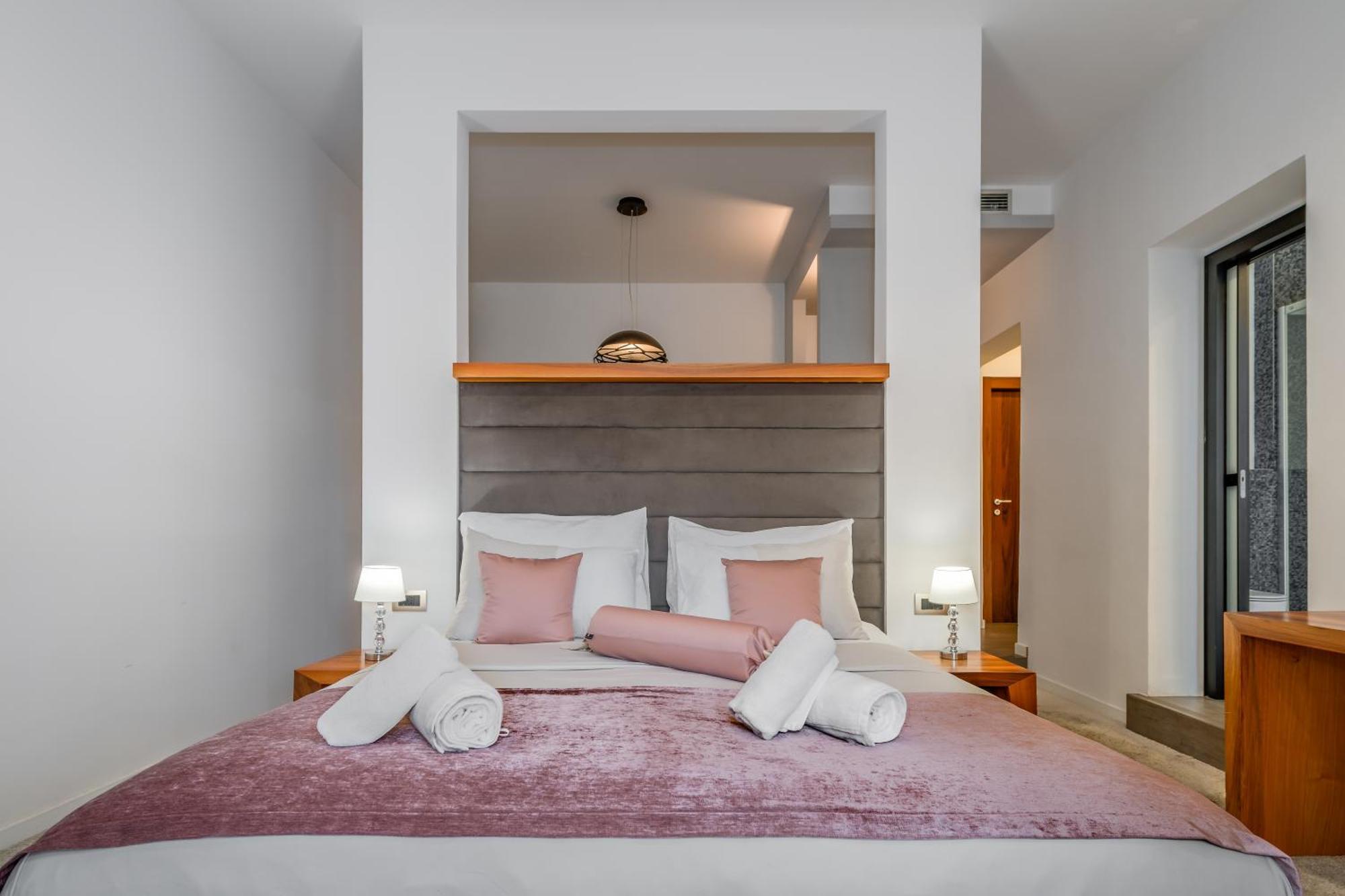 Starlight Luxury Suites Сплит Екстериор снимка